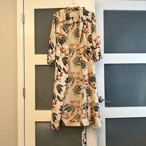 Babaton Aritzia Beige Floral Duster Jacket. Size Small